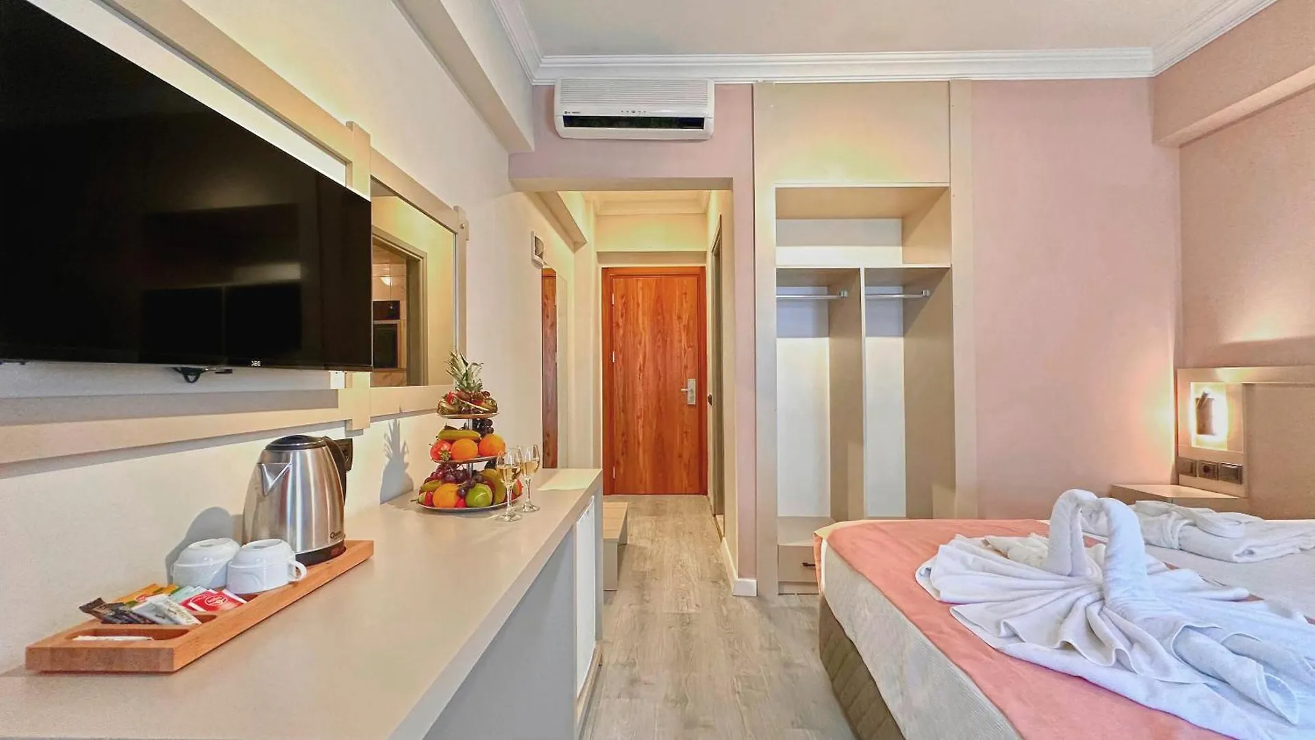 Casa De Levissi Oeluedeniz Hotel